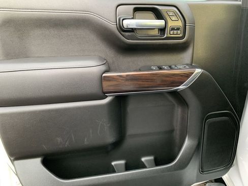 Used 2022 GMC Sierra 1500 SLT w/ SLT Convenience Package image 15