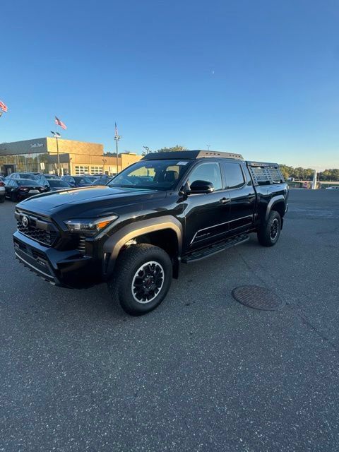 Used 2025 Toyota Tacoma TRD Off-Road w/ TRD Off Road Premium Package AWD/4WD image 2