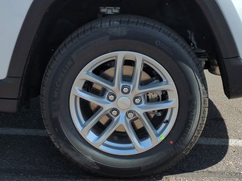 New 2026 Jeep Grand Cherokee Laredo image 26