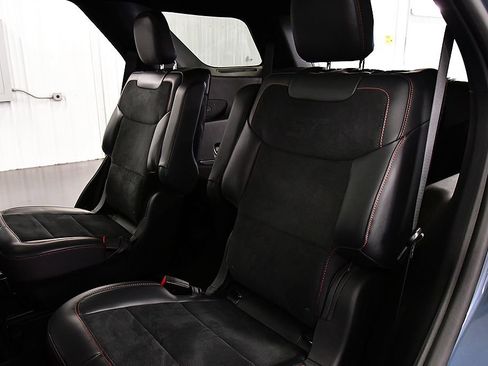 Used 2025 Ford Explorer ST AWD/4WD image 27