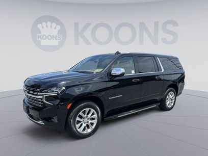 Used 2023 Chevrolet Suburban Premier w/ Premium Package 2