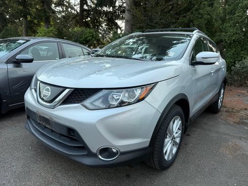 Used 2019 Nissan Rogue Sport SV w/ All-Weather Package AWD/4WD image 2