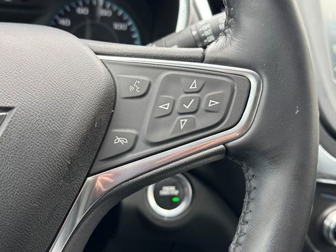 Used 2018 Chevrolet Equinox LT image 17