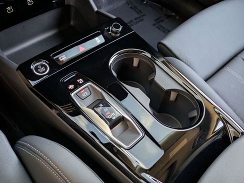 New 2025 Audi Q6 e-tron Premium Plus image 7