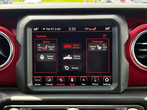 Used 2022 Jeep Gladiator Rubicon w/ LED Lighting Group AWD/4WD image 18