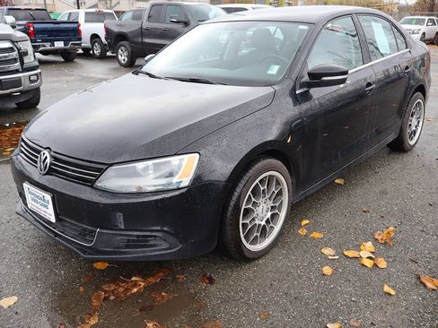 Used 2013 Volkswagen Jetta SE image 1