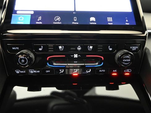 New 2025 Jeep Grand Cherokee Overland w/ Adv Protech Group III image 33