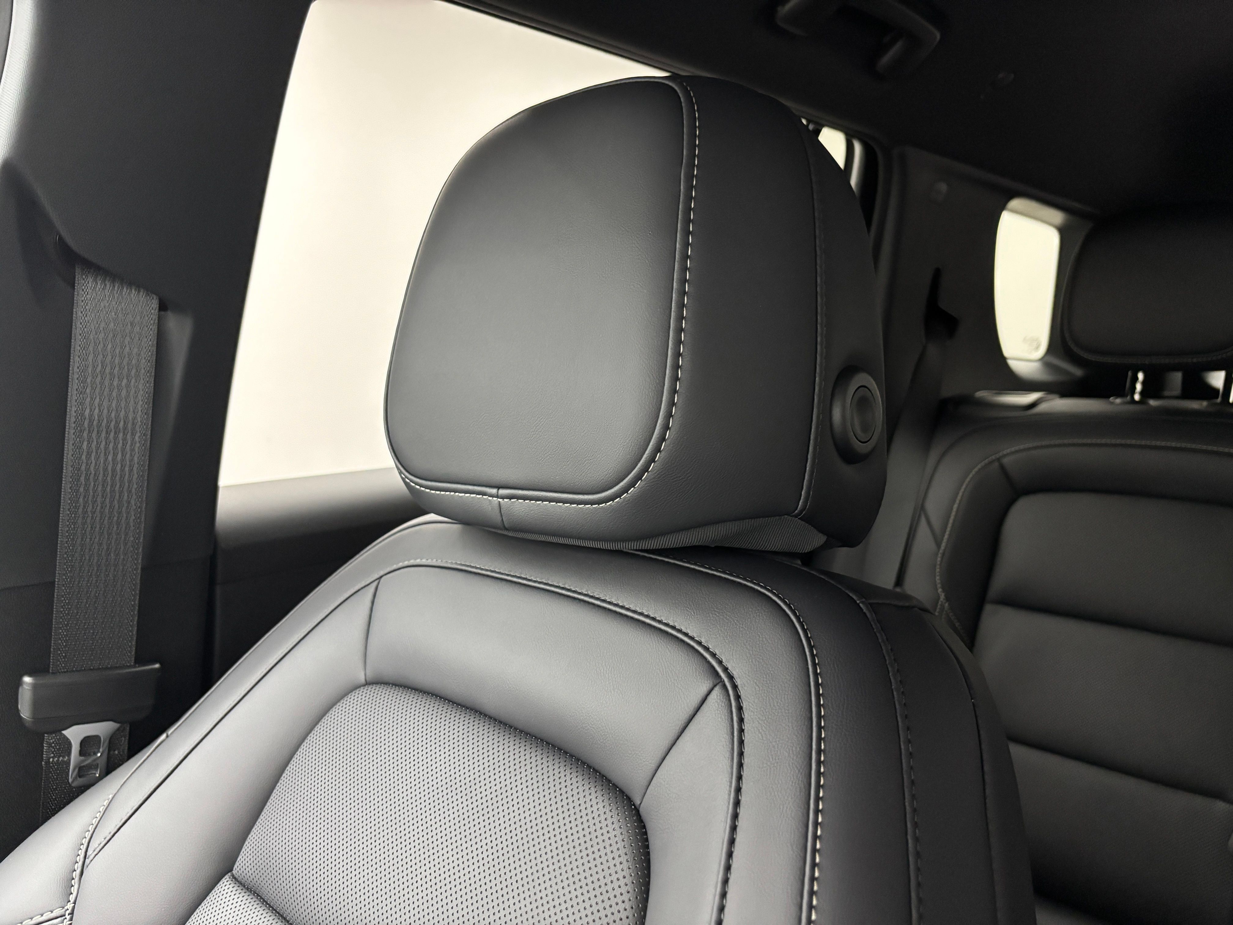 New 2027 GMC Terrain Elevation w/ Elevation Premium Package FWD image 41