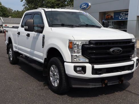 Used 2022 Ford F250 XLT w/ Black Appearance Package AWD/4WD image 2