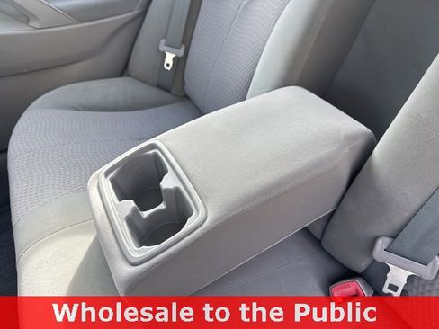 Used 2011 Toyota Camry LE image 30