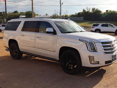 Used 2019 Cadillac Escalade ESV Platinum image 7