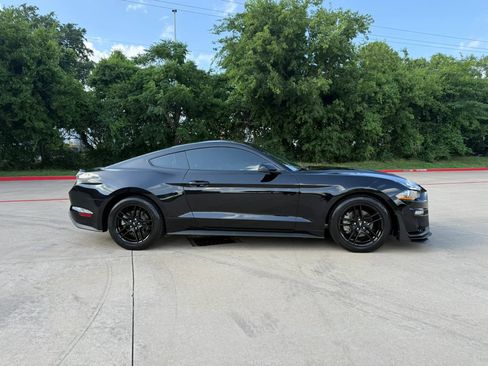 Used 2019 Ford Mustang Premium RWD image 6
