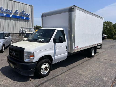 Used 2022 Ford E-350 and Econoline 350 Super Duty w/ Power Windows & Locks Group RWD image 7