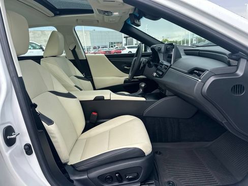 Used 2022 Lexus ES 300h w/ Premium Package FWD image 13