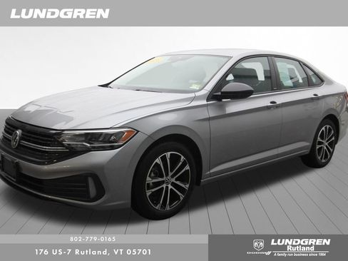 Used 2024 Volkswagen Jetta Sport image 40