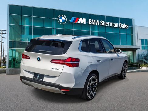 Used 2025 BMW X3 xDrive30i w/ Premium Package AWD/4WD image 4