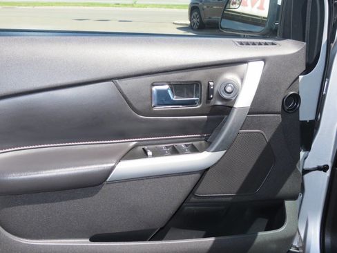 Used 2013 Ford Edge SEL FWD image 5