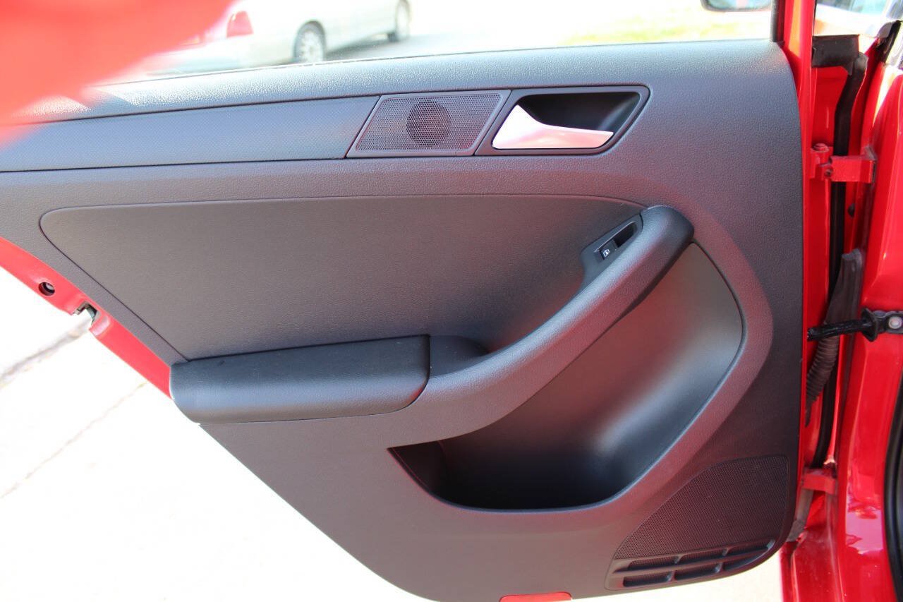 Used 2013 Volkswagen Jetta S FWD image 9
