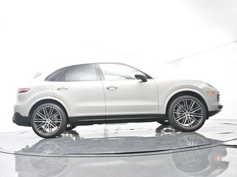 Certified 2023 Porsche Cayenne Platinum Edition AWD/4WD image 51