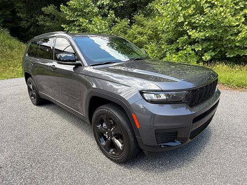 Used 2023 Jeep Grand Cherokee L Laredo AWD/4WD image 4