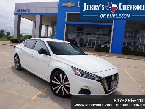 Used 2022 Nissan Altima 2.5 SR FWD image 1