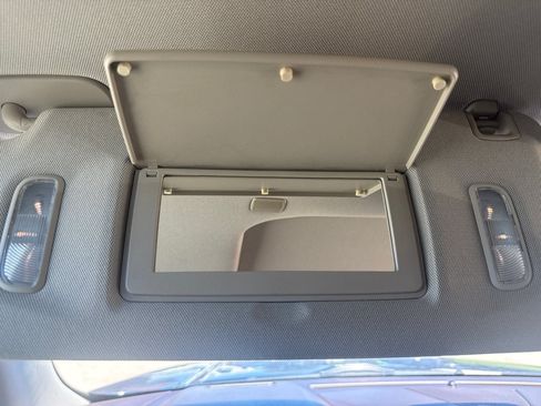 Used 2018 Chevrolet Suburban Premier AWD/4WD image 40