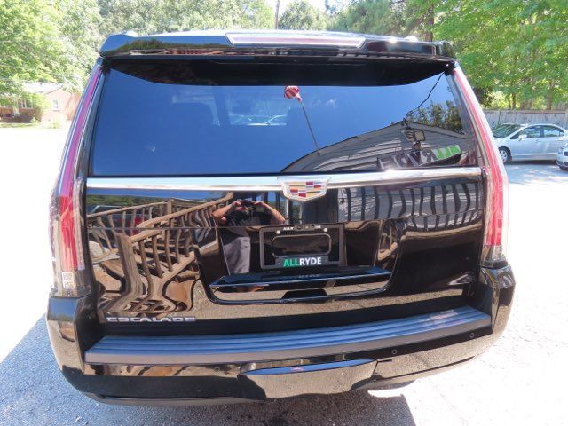Used 2019 Cadillac Escalade Luxury AWD/4WD image 7