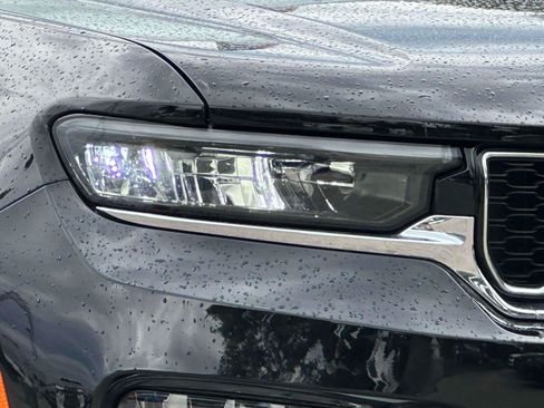 Used 2025 Jeep Grand Cherokee Limited w/ Trailer Tow Package AWD/4WD image 8