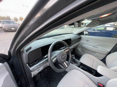 Used 2025 Hyundai Kona SEL image 34