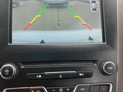 Used 2017 Ford Fusion SE w/ Fusion SE Technology Package image 17