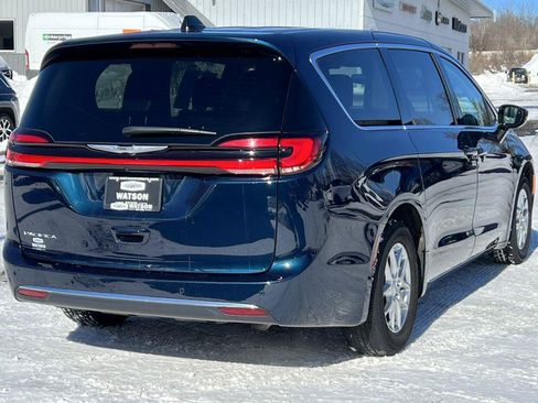 Used 2024 Chrysler Pacifica Touring-L FWD image 36
