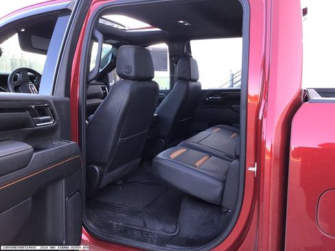 Used 2024 GMC Sierra 2500 AT4 w/ AT4 Premium Plus Package AWD/4WD image 9
