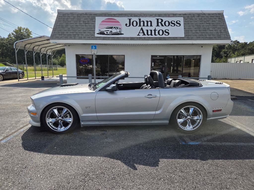 Used 2006 Ford Mustang GT RWD image 8
