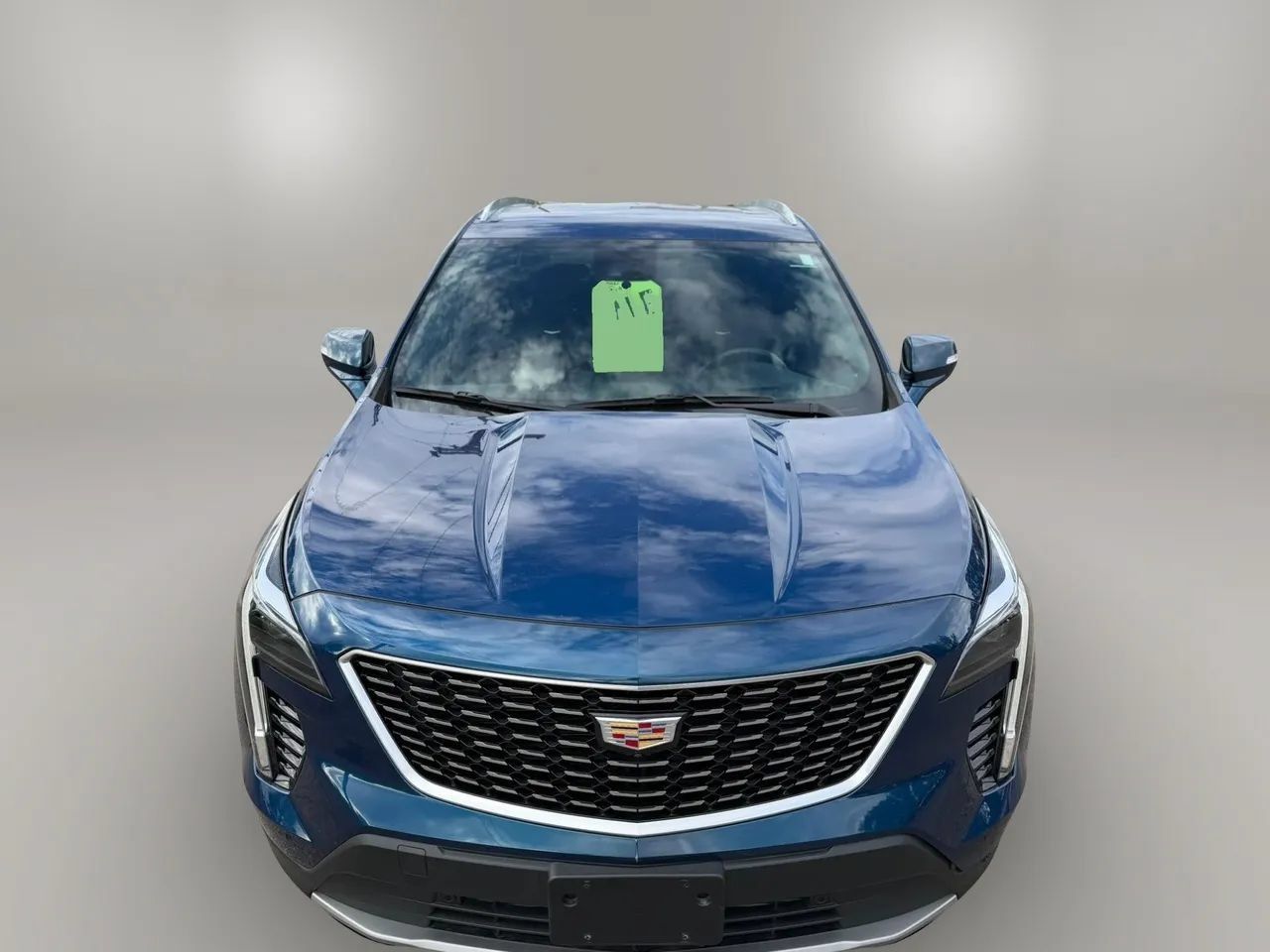 Used 2019 Cadillac XT4 Premium Luxury w/ Technology Package AWD/4WD image 3