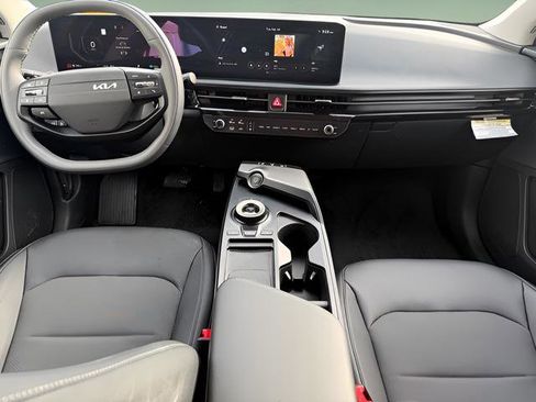 Used 2025 Kia EV6 Light w/ Light LR Technology Package image 3