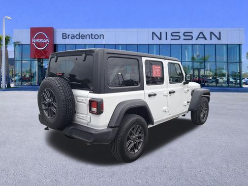 Used 2024 Jeep Wrangler Unlimited Sport AWD/4WD image 5