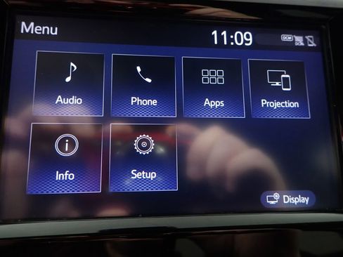 Used 2019 Toyota Camry SE FWD image 4