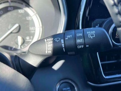 Used 2022 Toyota Highlander XLE AWD/4WD image 23