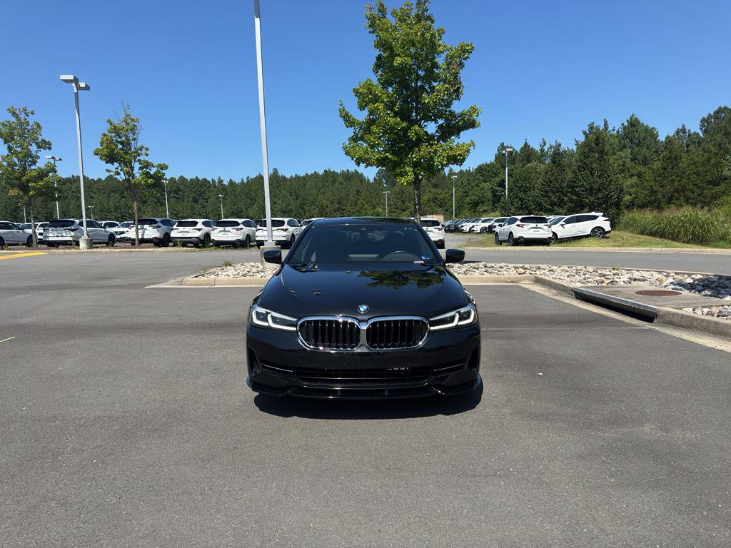 Used 2022 BMW 530i xDrive w/ Premium Package AWD/4WD image 2