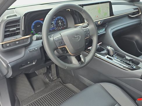 Used 2026 Toyota Crown AWD/4WD image 15