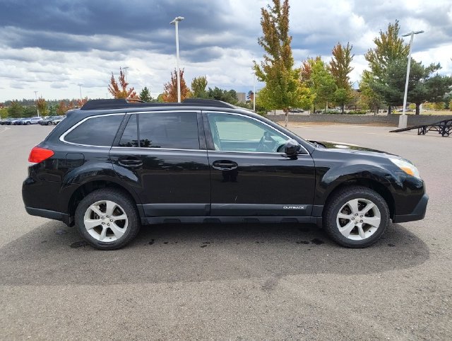 Used 2013 Subaru Outback 2.5i Premium w/ Popular Pkg 1B AWD/4WD image 2