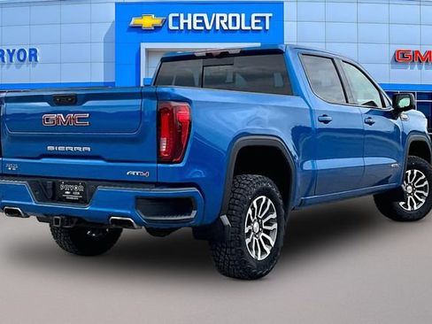 Used 2022 GMC Sierra 1500 AT4 w/ Technology Package AWD/4WD image 5