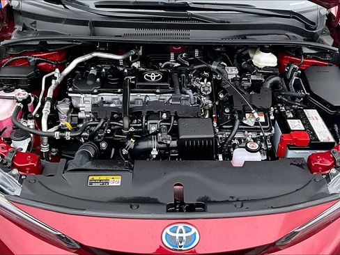 Used 2025 Toyota Corolla SE w/ Convenience Package FWD image 9