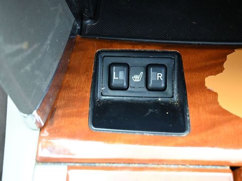 Used 2011 Toyota Camry Hybrid image 25