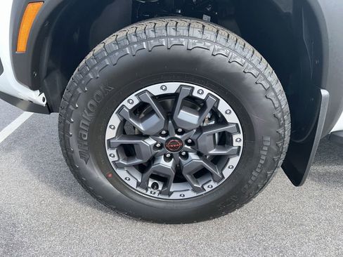 New 2026 Nissan Frontier PRO-4X w/ Pro-4x Convenience Package AWD/4WD image 9