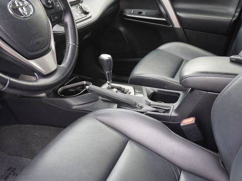 Used 2016 Toyota RAV4 Limited image 26