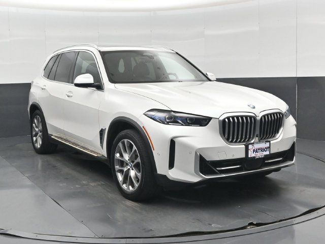 Used 2024 BMW X5 xDrive40i AWD/4WD image 1