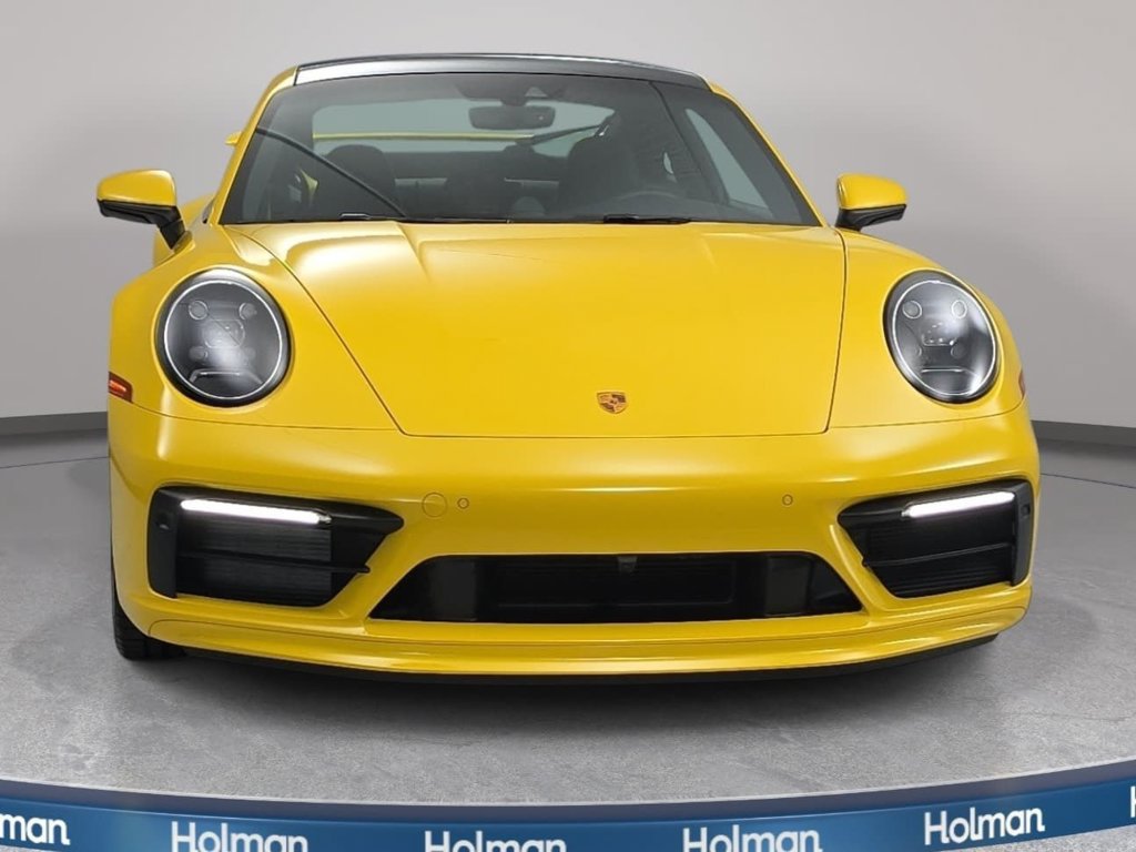 Used 2023 Porsche 911 Carrera RWD image 3