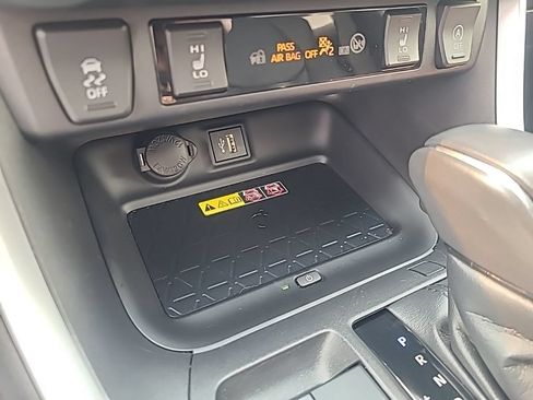 Used 2023 Toyota RAV4 XLE Premium AWD/4WD image 28
