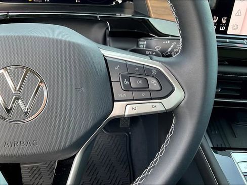 New 2025 Volkswagen Atlas SE image 19